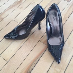 Heels, black, size 7.